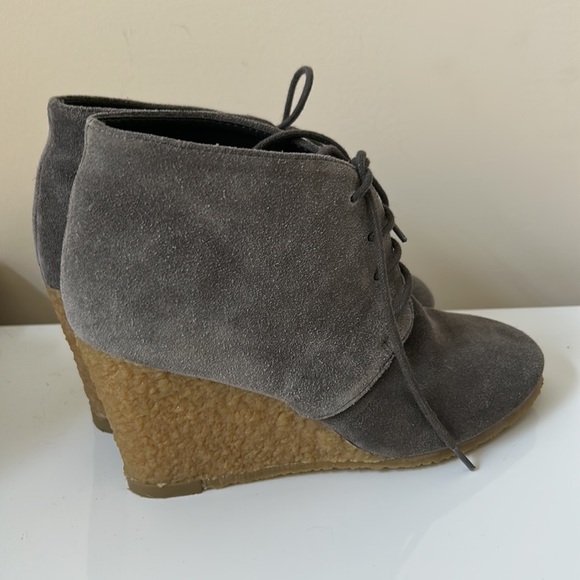 Grey suede wedges - Picture 3 of 5